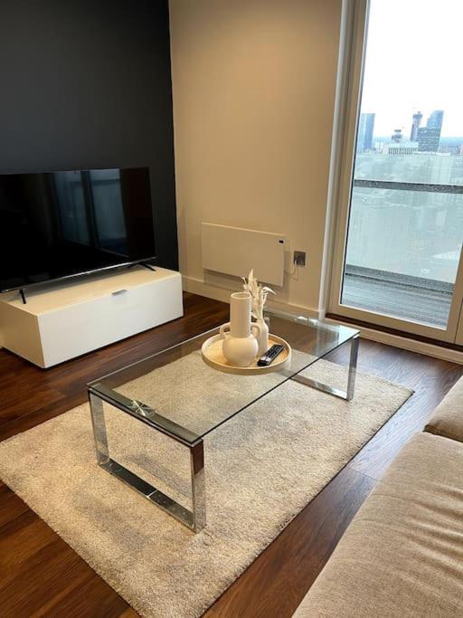 Lovely 2-Bedroom Condo With Balcony Manchester Kültér fotó