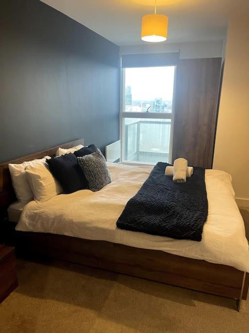 Lovely 2-Bedroom Condo With Balcony Manchester Kültér fotó