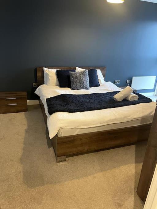 Lovely 2-Bedroom Condo With Balcony Manchester Kültér fotó